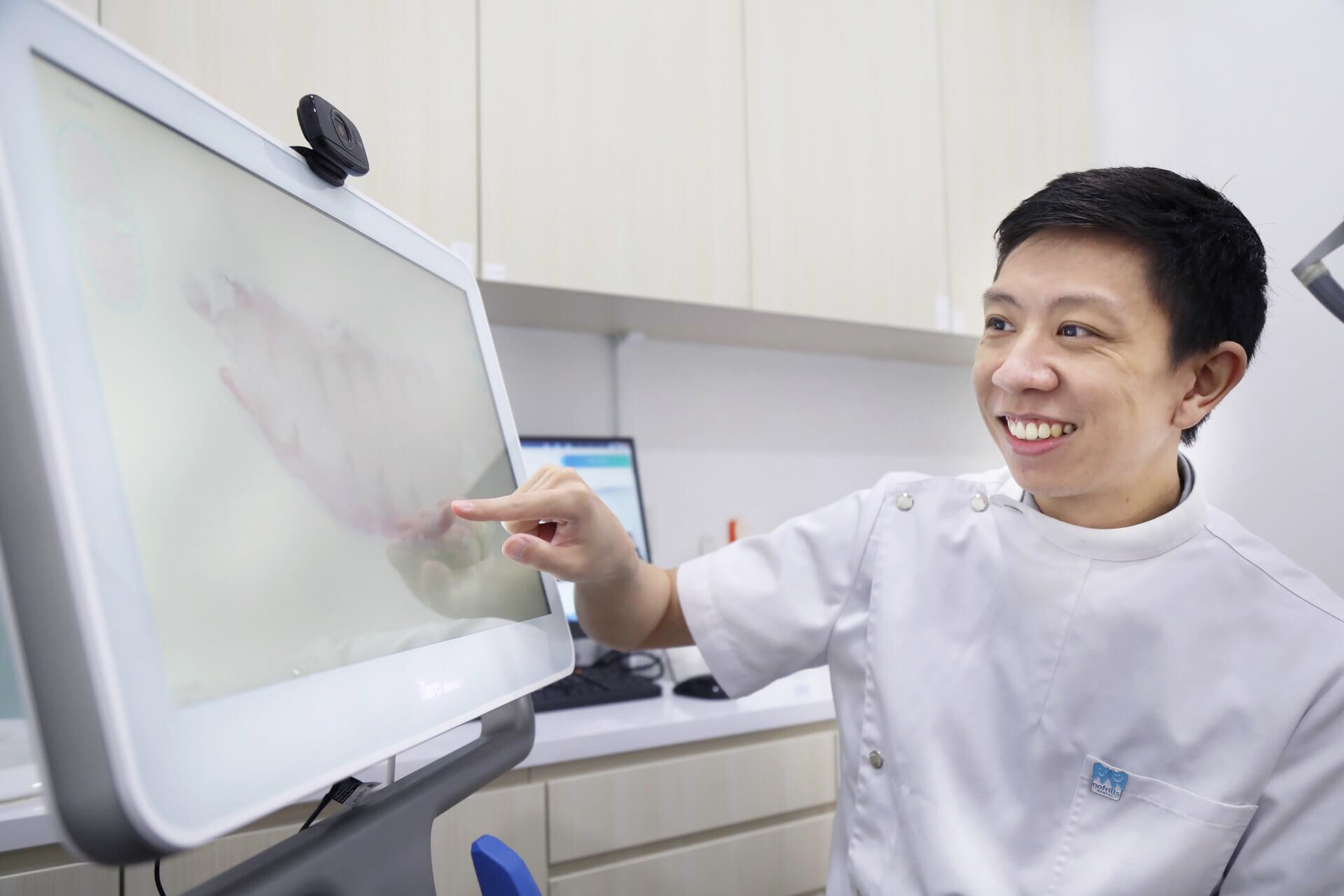 Dr Joshua Chong with iTero
