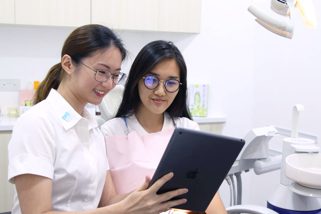 Dr Li Kexin with Patient